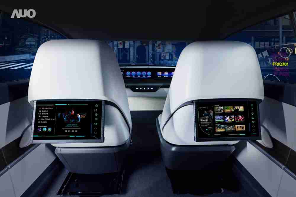 2121非凡新一代Smart Cockpit 2024，，，，以Micro LED先进显示技术优势，，，创建〝可卷式后座娱乐显示器〞，，仅在互动时才显示出所需画面及信息，，，，扩充更丰富的娱乐和交互信息服务，，，，获国际奖项荣耀